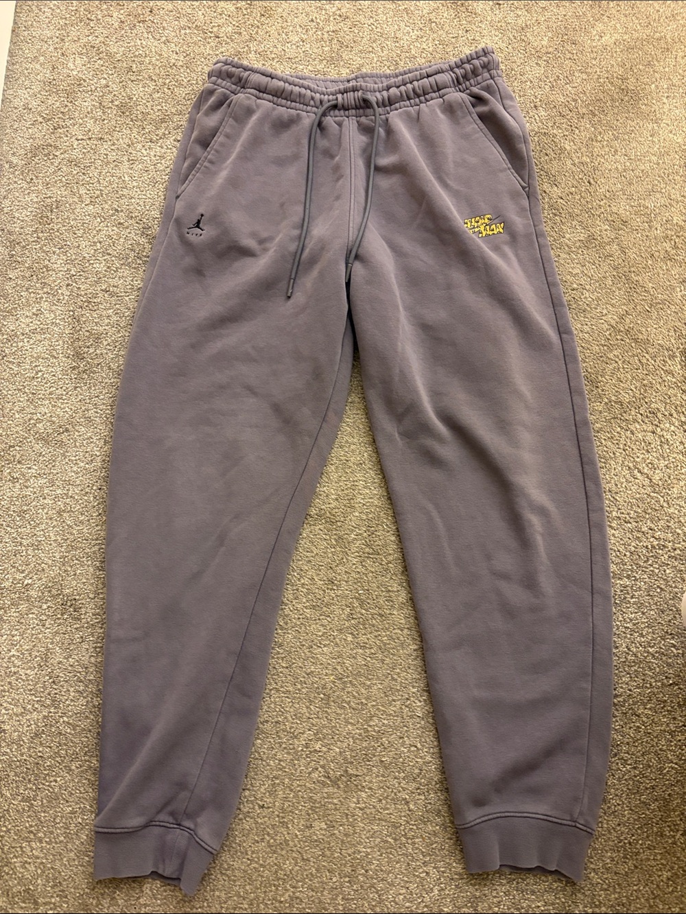 Nike Men's Gray Drawstring Jogger Sweatpants